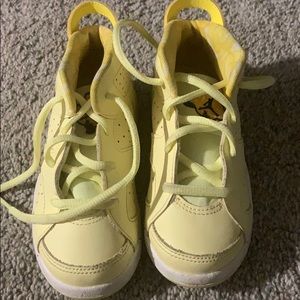 Jordan Kids Sneakers in Yellow